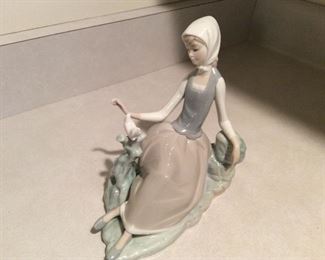 L’rado figurine Young girl