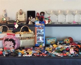 Collectible. Betty Boop Hot Wheel Cars, Vintage circa 1950’s “Box” handbags