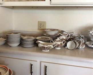 Heritage pattern dish set with servicing pieces. Made in England. Perfect Condition 91 pieces