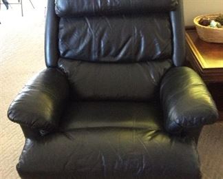 It’s a L ZY Boy recliner. Excellent condition