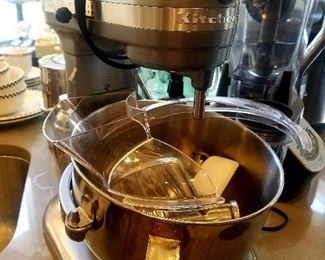 Kitchen-Aid Mixer 600 series