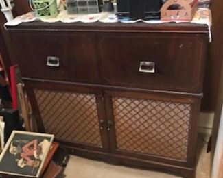 one more look at the radio