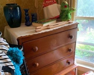 Wood dresser