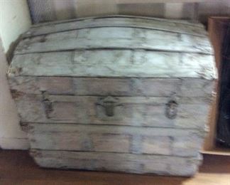 ANTIQUE DOME TOP TRUNK