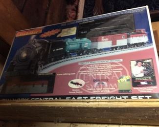 NYC FAST FRIEGHT SET WIRELESS REMOTE NEW IN THE BOX
