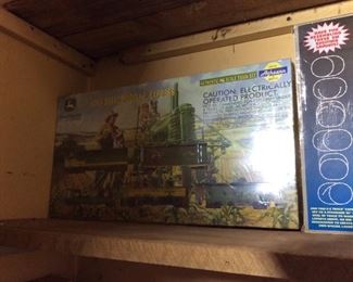 JOHN DEERE MODEL 'B' EXPRESS-ATHEARNN-NEW IN THE BOX