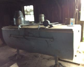 BULK MILK TANK-400 GALLONS