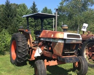 OLD TRACTOR-1490 CASE 