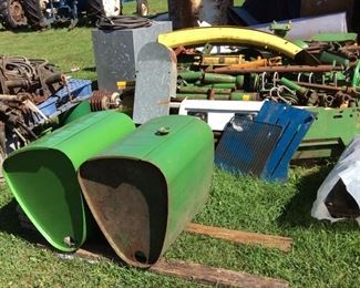 LOTS OF JOHN DEERE TRACTOR PARTS -MANY IN THE BOX
