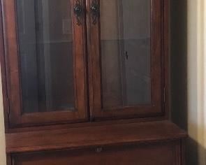 Bookcase w Glass Door and Drawers