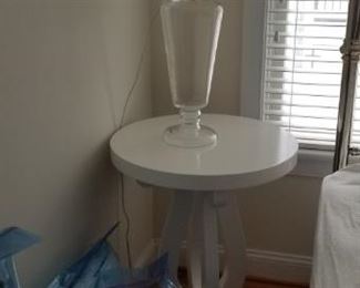 Accent table