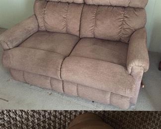 La-Z-Boy Double Reclining Loveseat