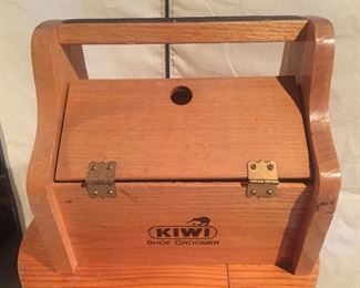 Kiwi Shoeshine Kit