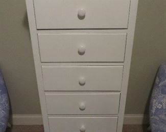 White High Chest with Mirror Lid
Stanley furniture Company
