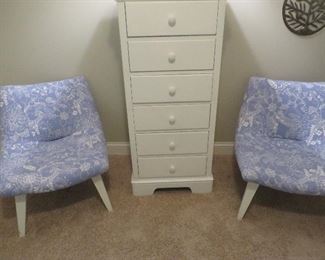 Bedroom Side Chair
Pottery Barn Teen
White High Chest with Mirror Lid
Stanley furniture Company
