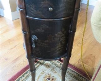 Isadora Chinoiserie Accent Table
Ethan Allen
