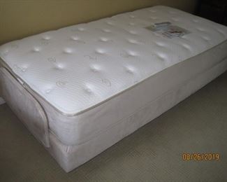 Adjustable Bed, Twin Size, Good Condition