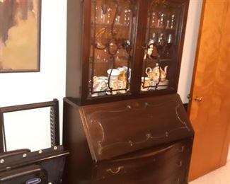 Reproduction secretary, Wheelchair