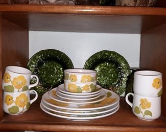 Noritake flower time dish set