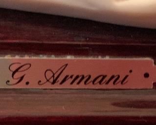 Giuseppe Armani Lady with Peacock 385c Sculpture/Figurine	 		 
