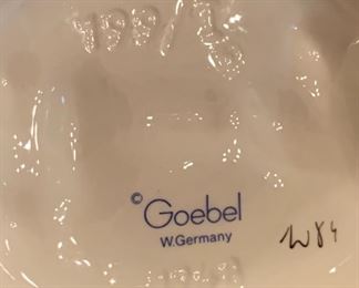 Goebel Hummel Feeding Time 199/1	 		 
