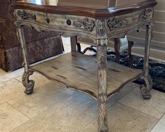 Maitland Smith Console Table	35x28x40in		 
