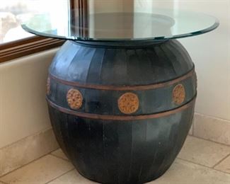 Huge Vase/Drum Table glass top 	 		 
