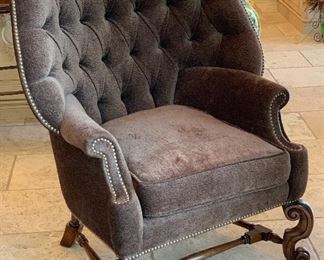 Tufted Nailhead Fabric Chair	44x36x32in	HxWxD	 