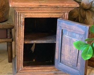 Rustic Farmhouse Cabinet	19x14x11	HxWxD	 
