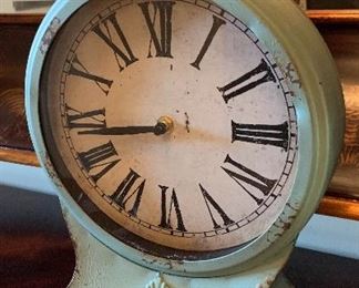 Vintage look Clock	