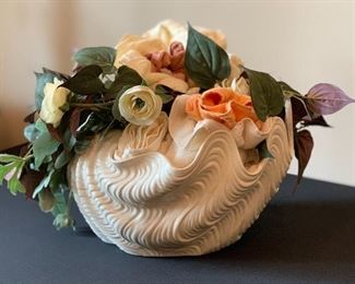Ceramic Shell Flower/towel Display