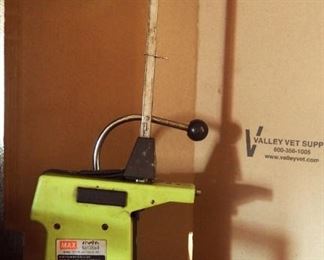 Max Hand Operated Hermetic Bag Sealer, Model 711VO-AR, Includes Staples