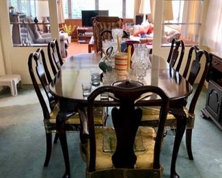 Traditional dining set 