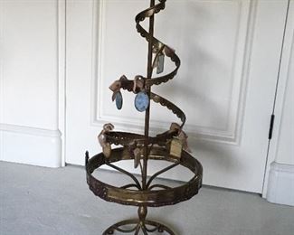 41” tall x 15.5” wide decorative “tree” for photos, cards etc. originally purchased from Wisteria or Ballard designs for over $200.00. Asking $40.00