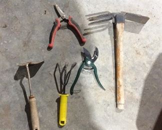 Gardening tools 
