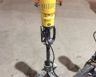 Electric jobsite lights