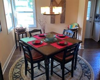 Continents by Broyhill Table and Chair Set