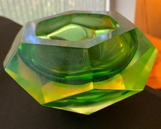 Art Glass Green bowl/Vase	