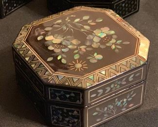 Koren Mother of Pearl  lacquer trinket box #1