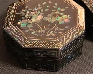 Koren Mother of Pearl  lacquer trinket box #2