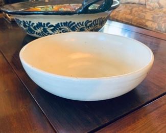 Large Chinese pottery bowl