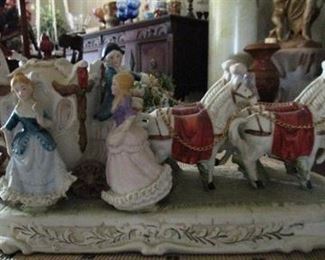 Chariot figurine with horses and ladies