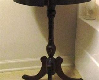 Duncan Phyfe style drum table