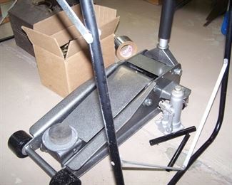 FLOOR JACK