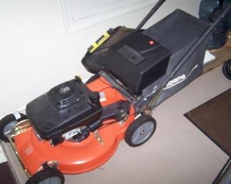 HUSQ VARNA MOWER