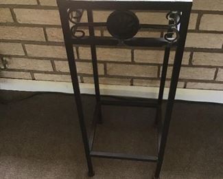 Snelling plant stand