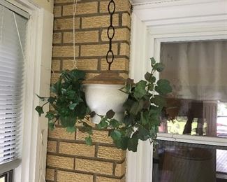 Decorative birdhouse