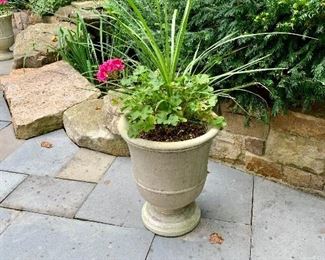 Williamsburg concrete planters  (10 available)