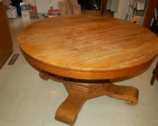 Heavy oak antique pedestal table - beautiful!