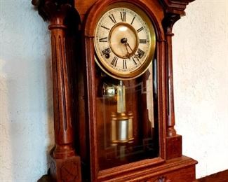 antique mantle clock works!!